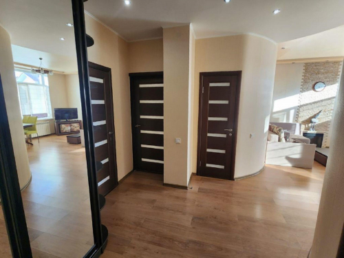 Продажа 4-комн квартиры Античный просп., 6