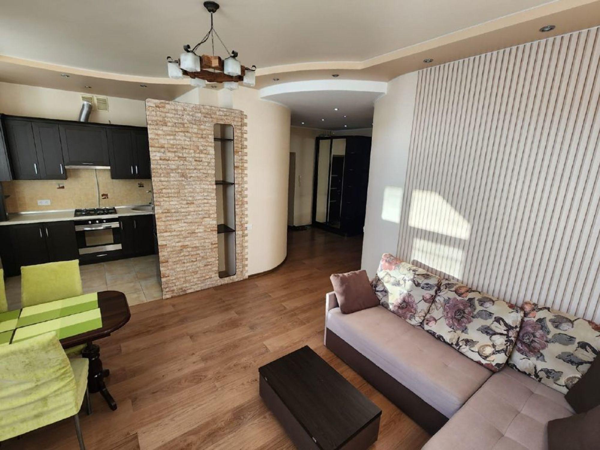 Купить квартиру за 25 000 000 рублей на Античный просп., 6