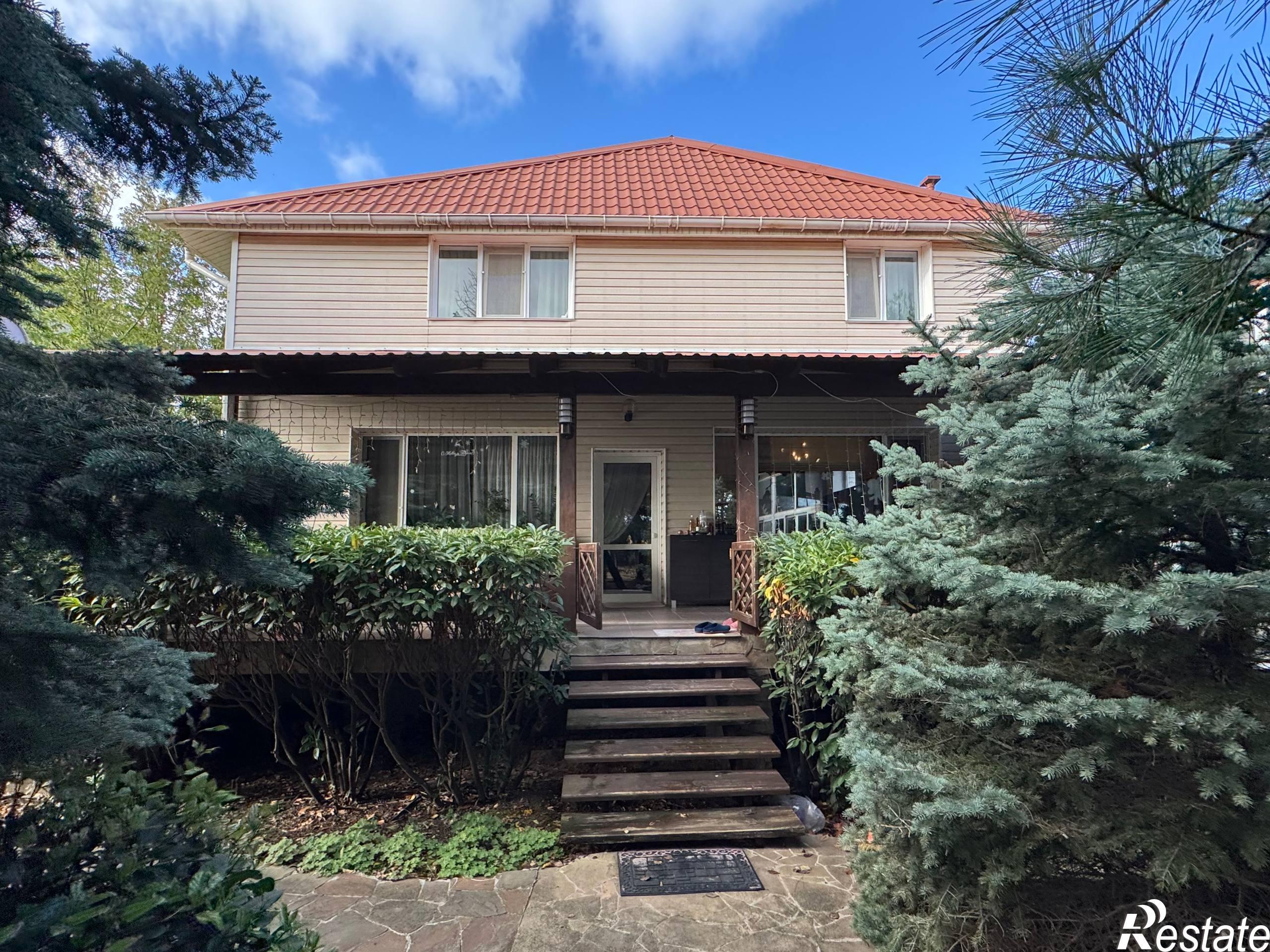 Купить дачу, дом, коттедж за 38 000 000 рублей на Генуэзская, 10