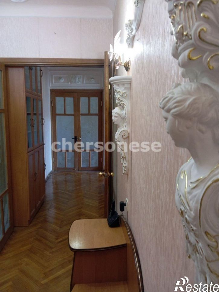 4-комн квартира Героев Севастополя улица, д.10