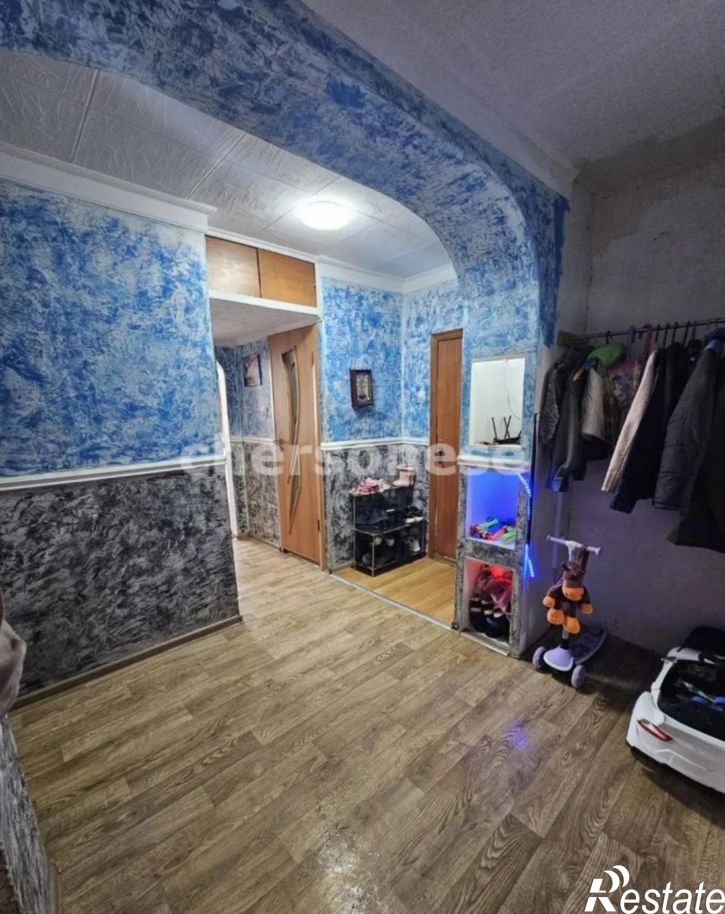 3-комн квартира Менжинского улица, д.8