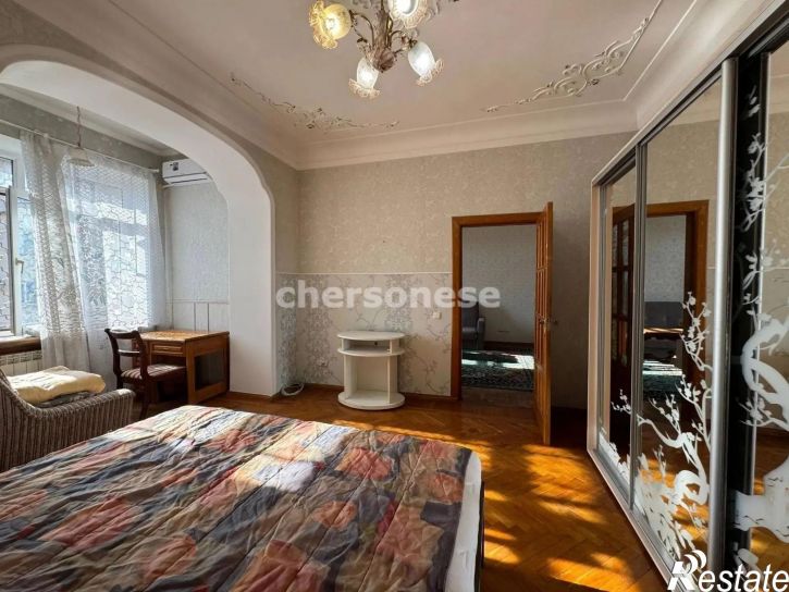 2-комн квартира Суворова улица, д.31