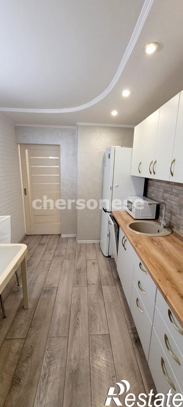 3-комн квартира улица Комбрига Потапова, д.22