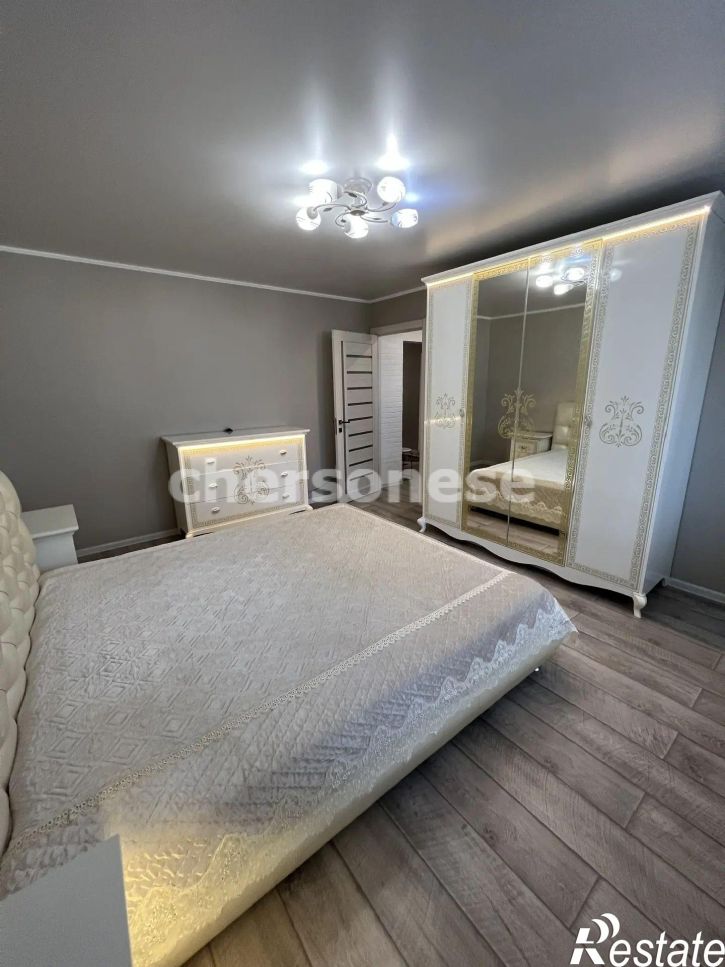 3-комн квартира улица Комбрига Потапова, д.22